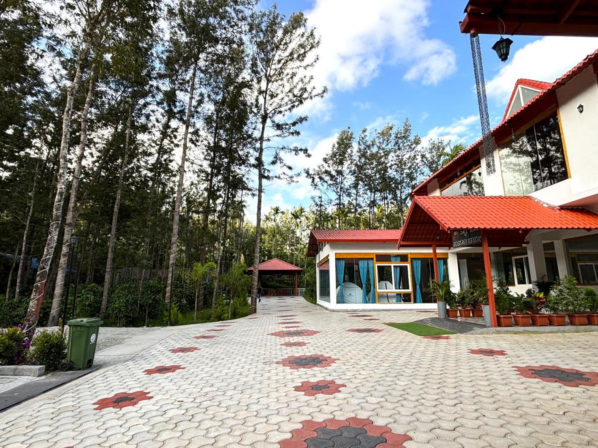 Ecstasy Tent Stay With Swimming Pool & Common Washroom Chikmagalūr Zewnętrze zdjęcie
